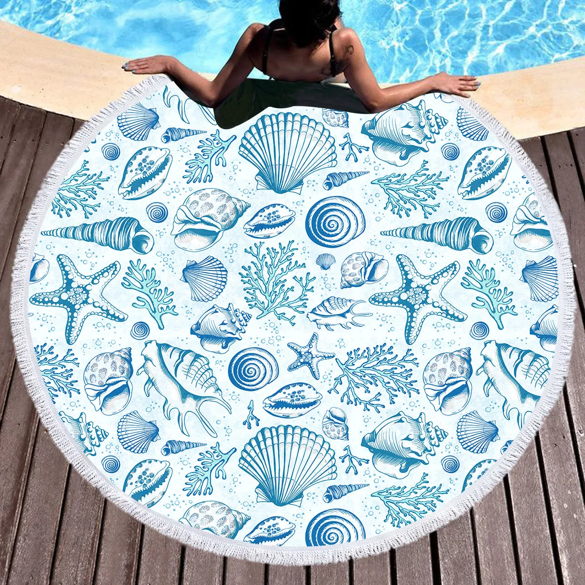 Blue Seashells Round Beach Towel