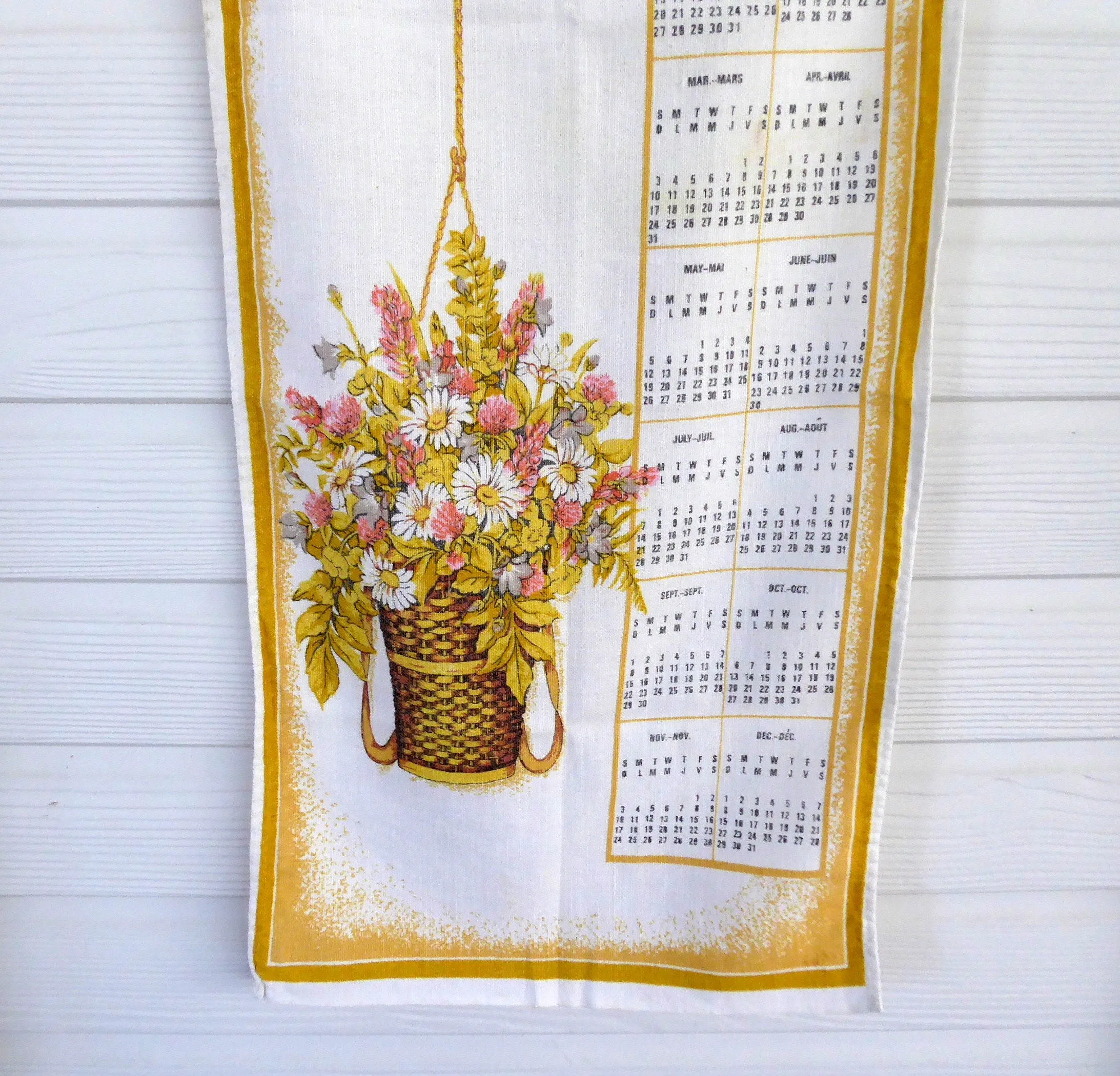 Long Calendar Towel 1985 Tea Towel Dish Towel Linen English French Retro Kitchen Decor