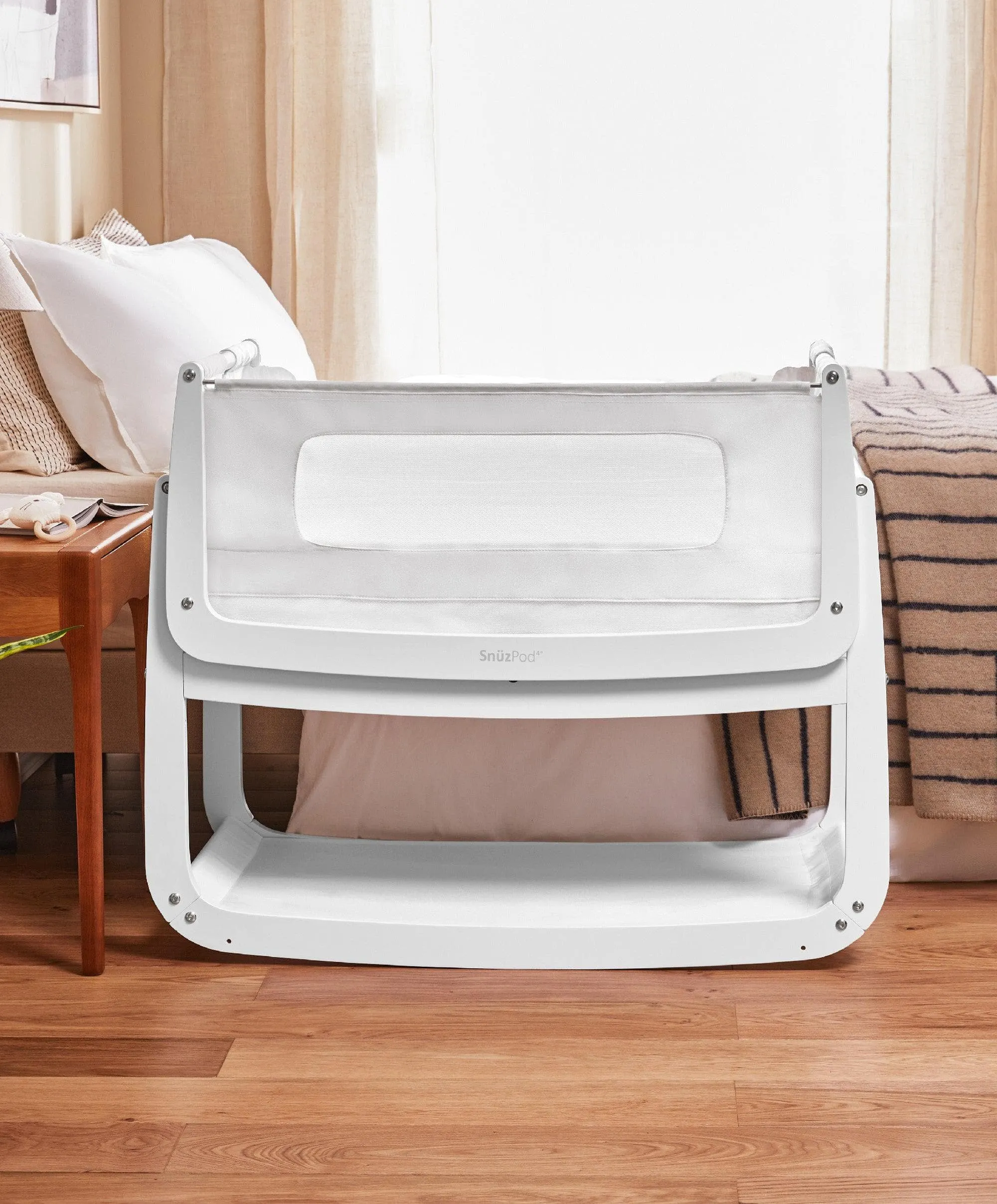 SnuzPod4 Bedside Crib - White